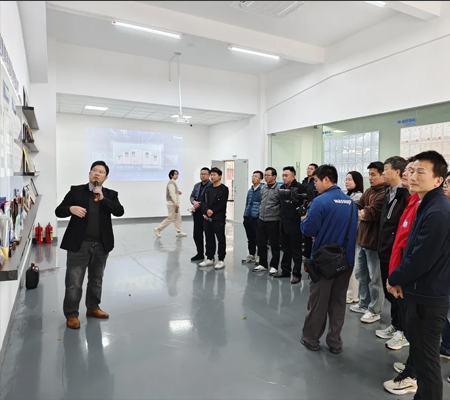 廣科&middot;科創(chuàng)營走進科伺